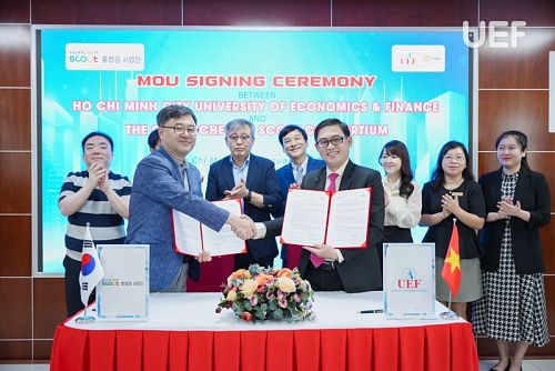 okviphoatdong store cooperate with SCOUT (South Korea) in promoting student’s start up ideas
