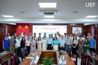 okviphoatdong store Doctoral Seminar Guides PhD Candidates on Writing Literature Review Using Optimized Methods