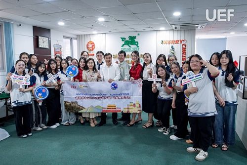 okviphoatdong storeers of Chinese Language discover career opportunities at Uniland Group