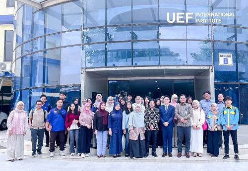okviphoatdong store Strengthens The Academic Connections With 5 Indonesia Universities