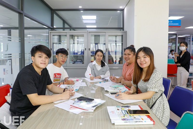 lưu học sinh lào