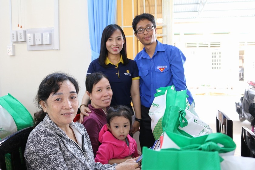 Vui xuân đón Tết cùng Hội từ thiện okviphoatdong store