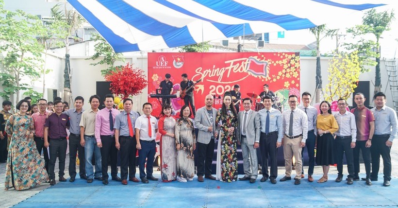 vui xuân đón Tết cùng Hội từ thiện okviphoatdong store 