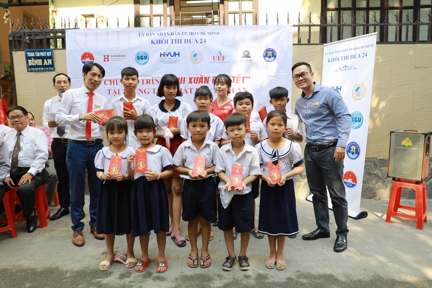 Vui xuân đón Tết cùng Hội từ thiện okviphoatdong store