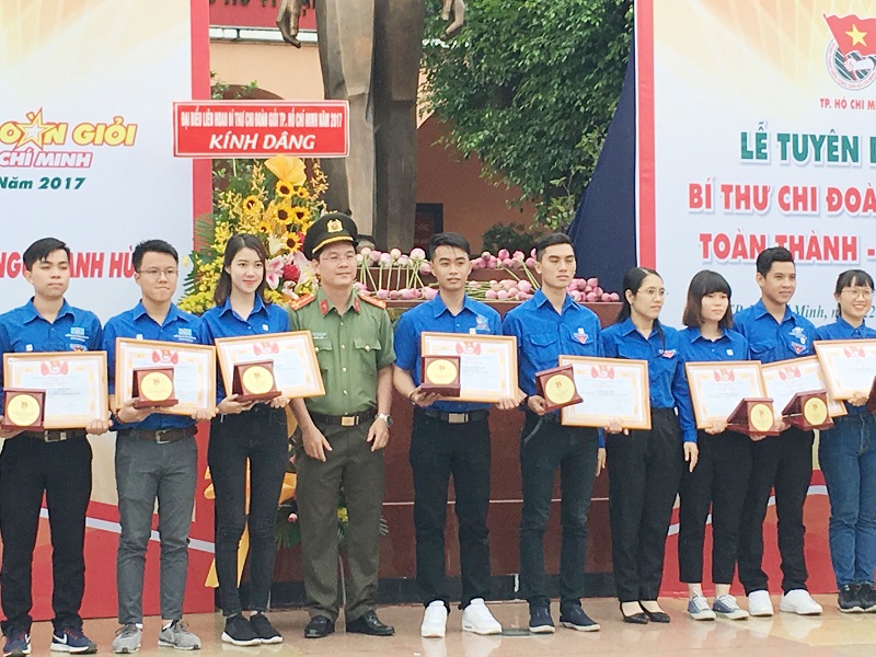 Cán bộ đoàn giỏi okviphoatdong store 1
